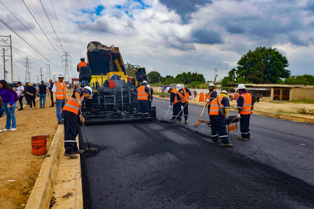 Ministra Faría y gobernador Caldera inician tercera fase de rehabilitación del corredor vial Hugo Chávez