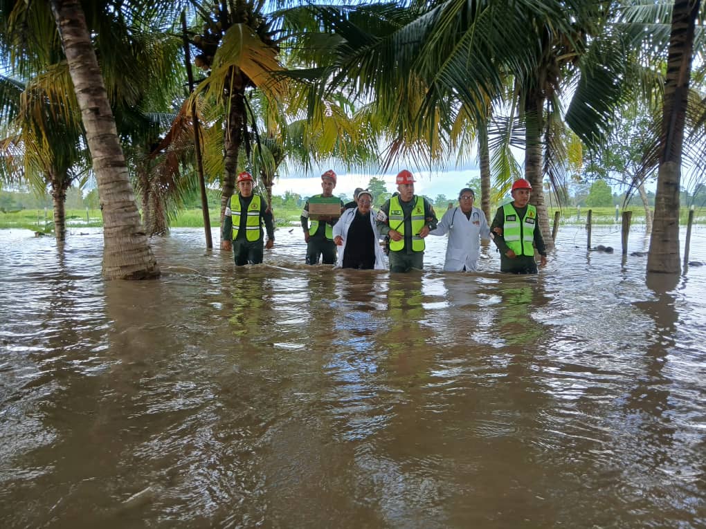 Gobierno bolivariano mantiene despliegue en Sur del Lago para atención de afectados por lluvias