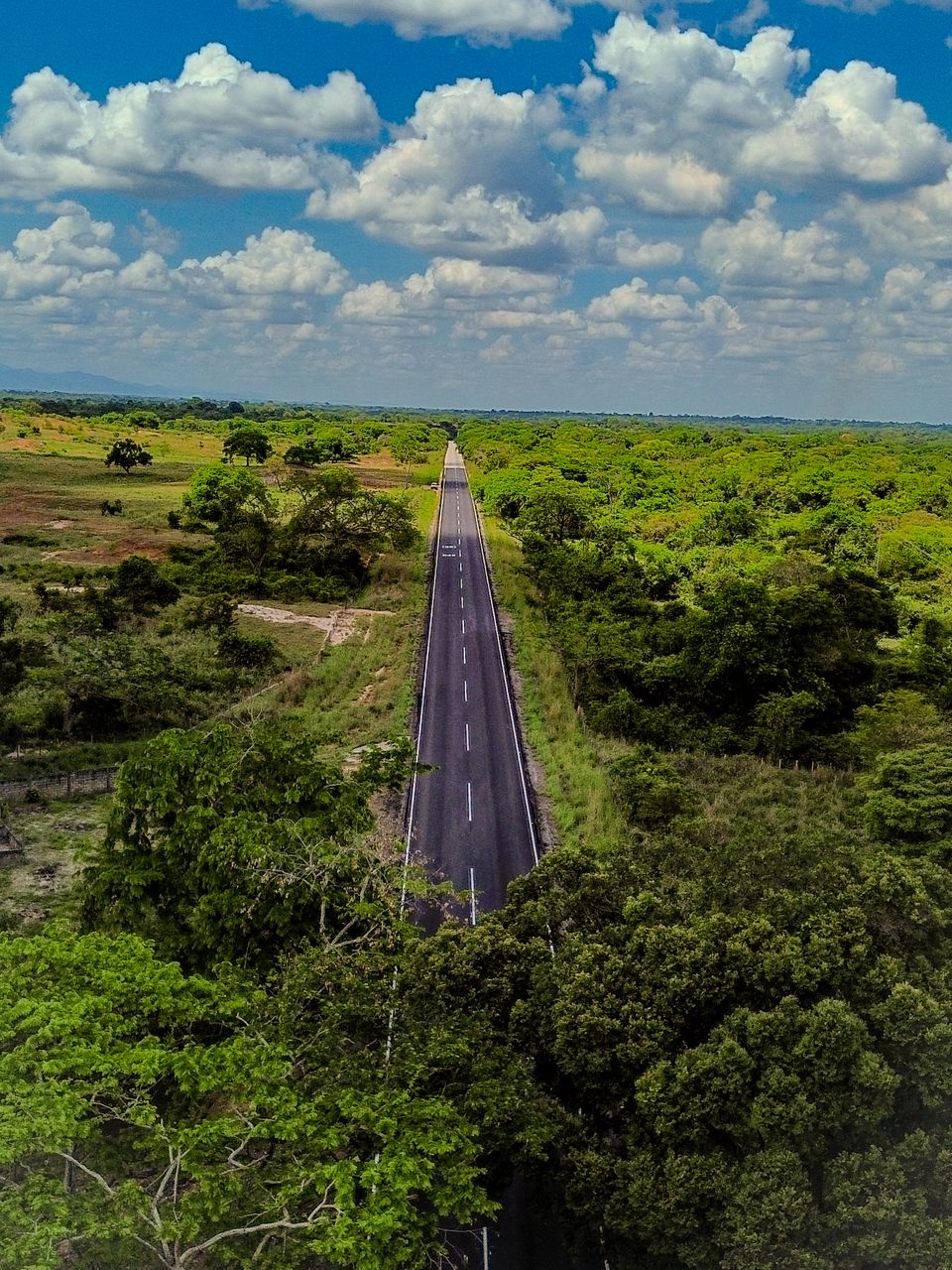 Gobernador Luis Caldera entrega 50 kilómetros rehabilitados de la vía Machiques-Colón