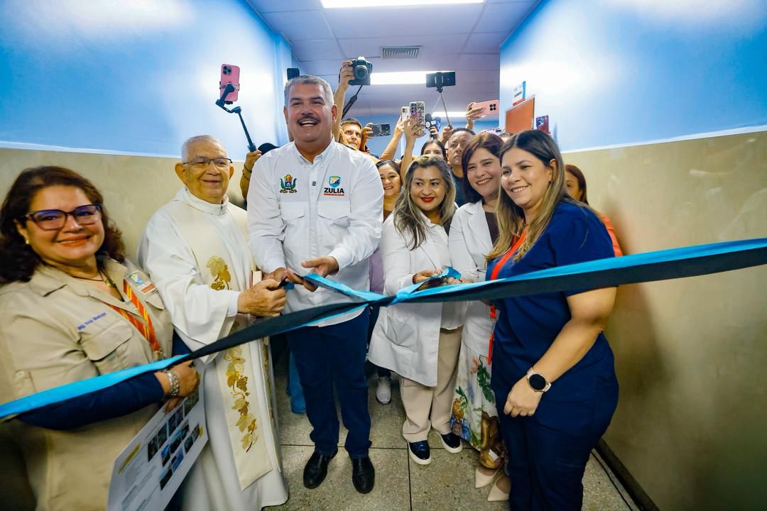 Gobernador Caldera entrega rehabilitadas y equipadas UCI, Unidad de Imágenes y Rayos X del Hospital II de Niños de Maracaibo