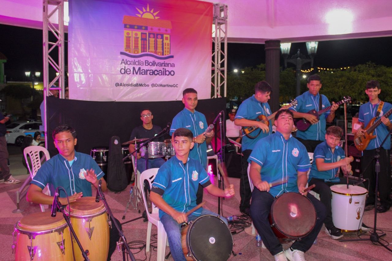 Por iniciativa de Alcaldía, Maracaibo celebra su identidad con «Vive la Retreta» en Santa Lucía