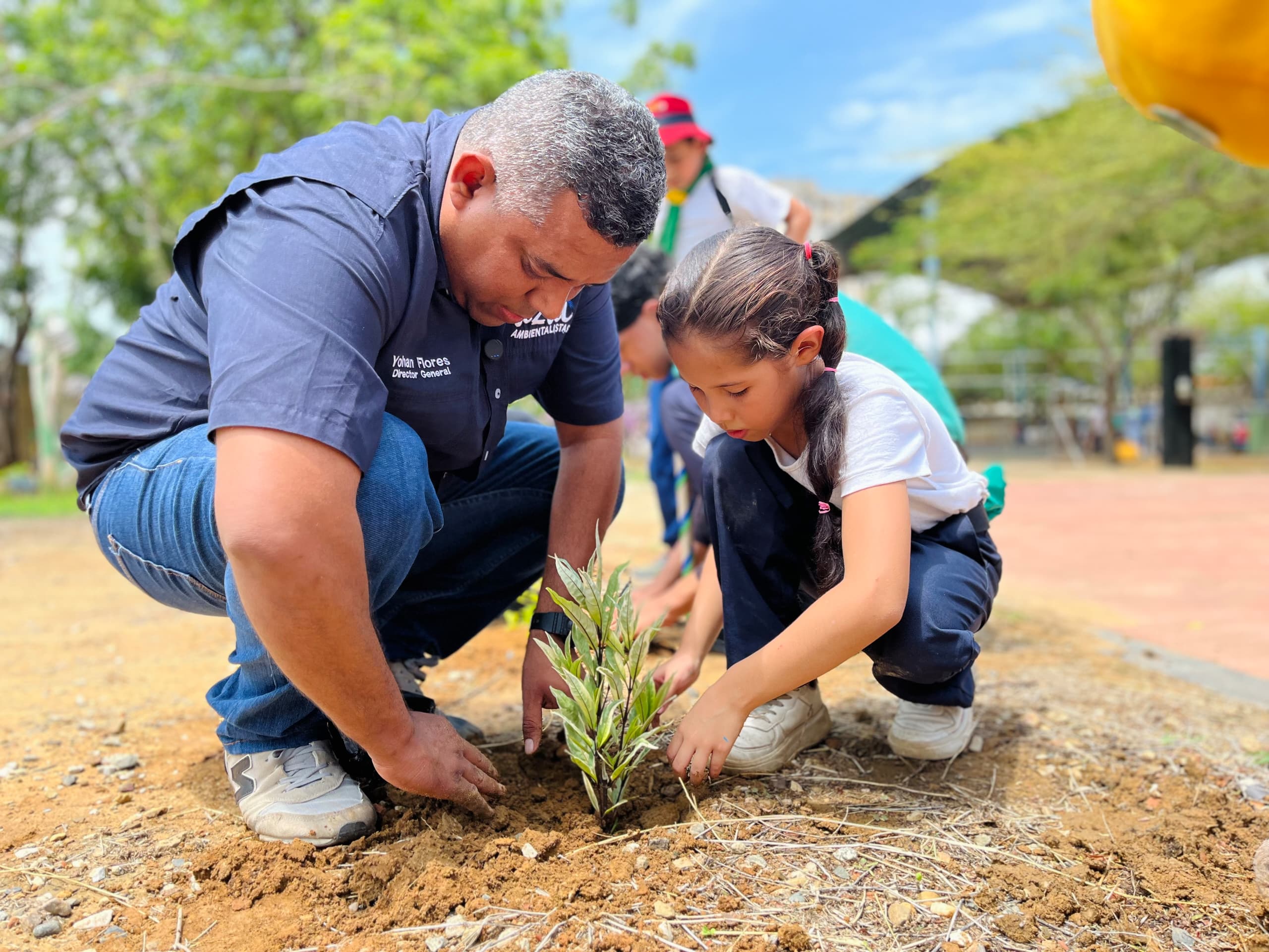 Azul Ambientalistas relanza el programa «Bosques Urbanos» en Ciudadela Faria para fortalecer la resiliencia climática de Maracaibo