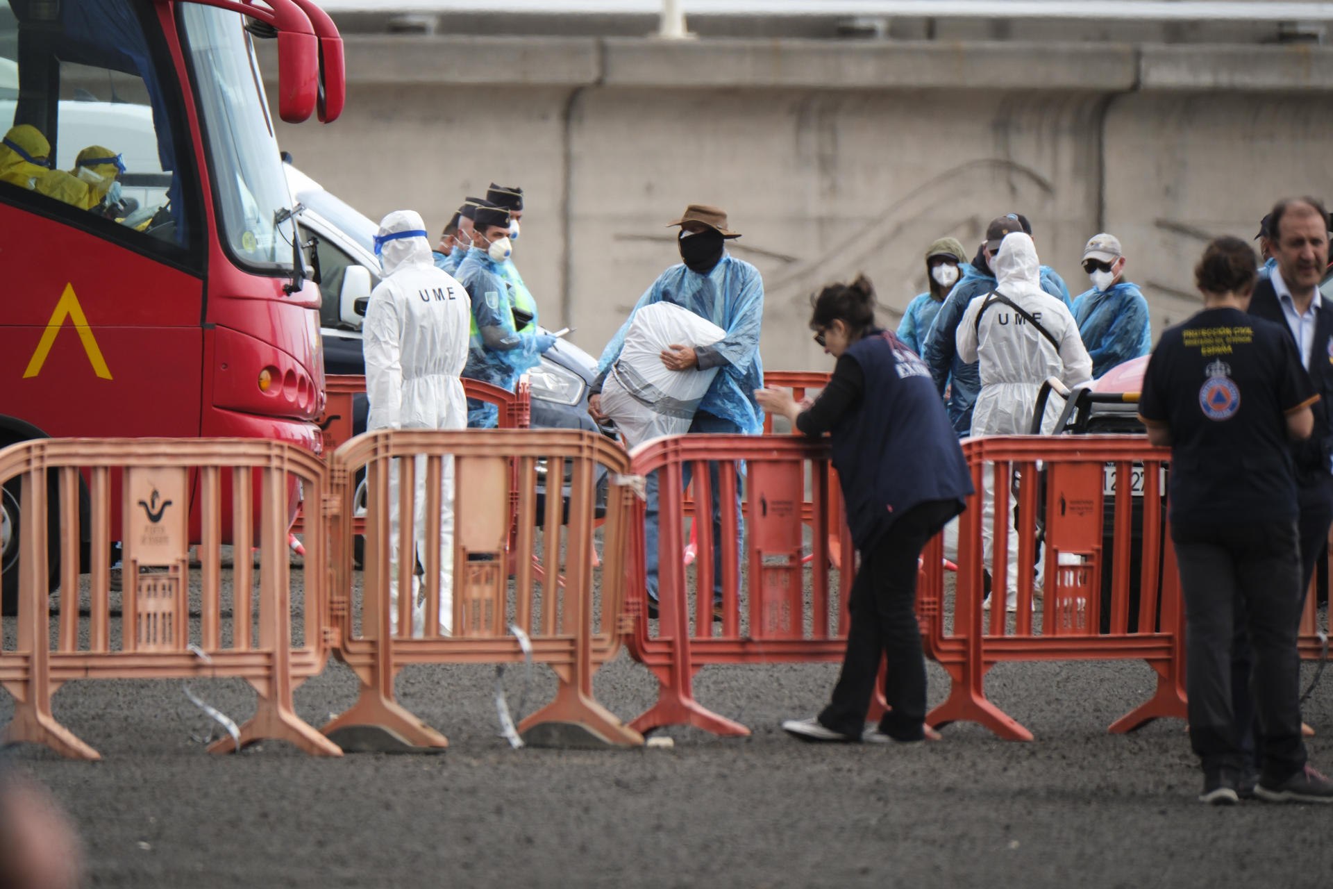 Países Bajos apela a la «responsabilidad individual» tras evacuar a pasajeros de crucero por brote mortal de hantavirus
