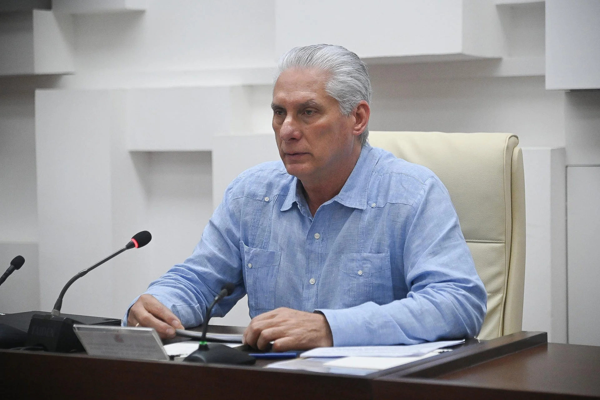 Díaz-Canel advierte sobre «amenazas sin precedentes» y descarta cualquier rendición ante EE. UU.