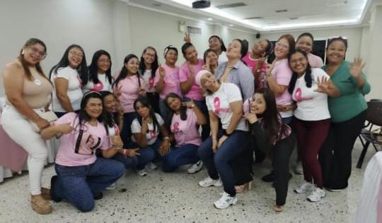 Maquíllate Desce Cero: El Amor propio en forma de taller, para pacientes oncológicos con la estilista, Noyra Soto