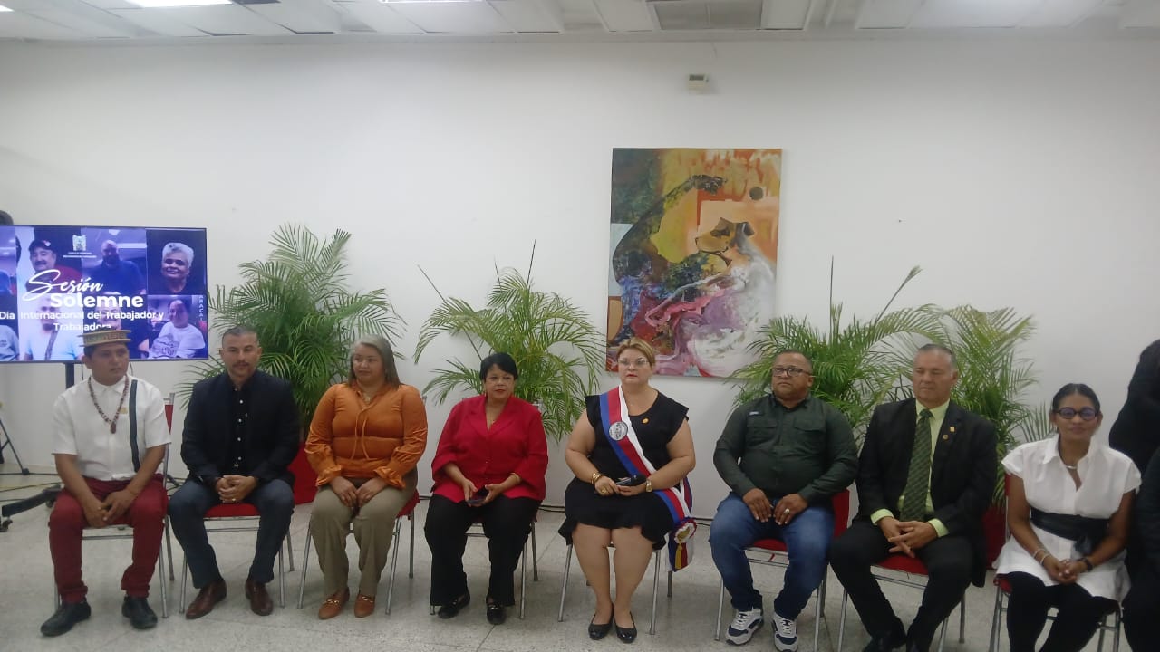 Consejo Municipal de Maracaibo exalta la excelencia laboral con la entrega histórica de 14 condecoraciones