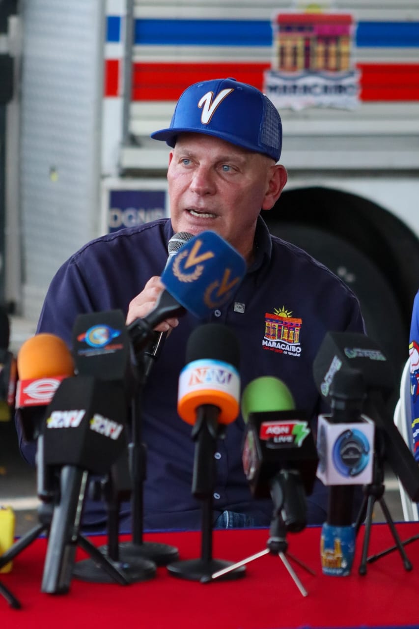 Di Martino: “En mes y medio llegan las dos esculturas en homenaje a Luis Aparicio