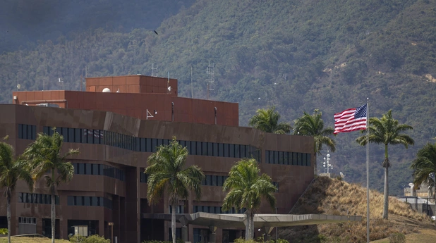 Embajada de EE. UU. impulsa plan de recuperación y exige entorno legal para atraer inversión a Venezuela