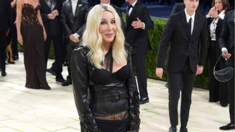Leyenda y vigencia pop: Cher celebra 80 años desafiando las reglas del tiempo y la reinvención