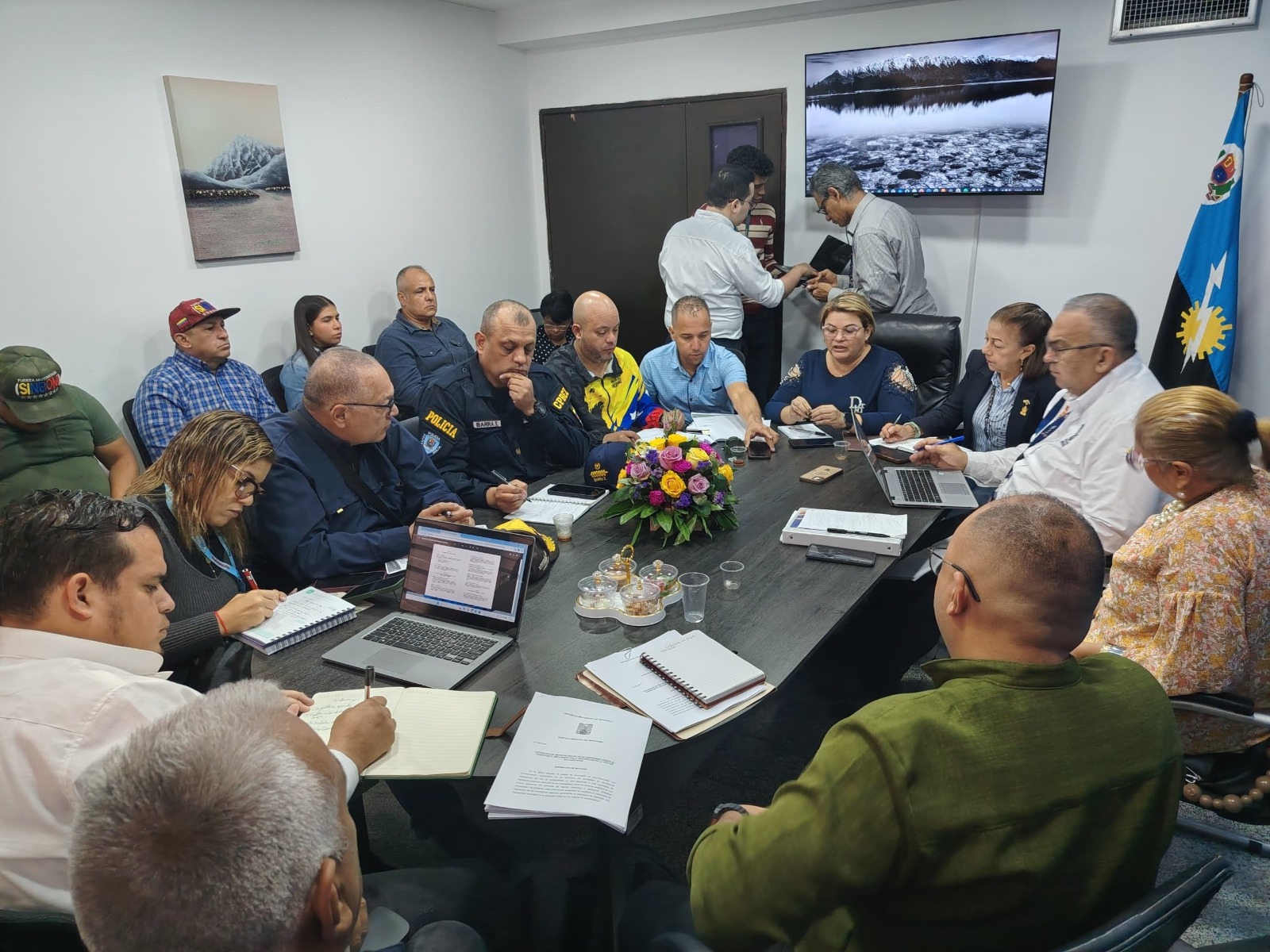 Articulan regulaciones de movilización segura en motocicletas