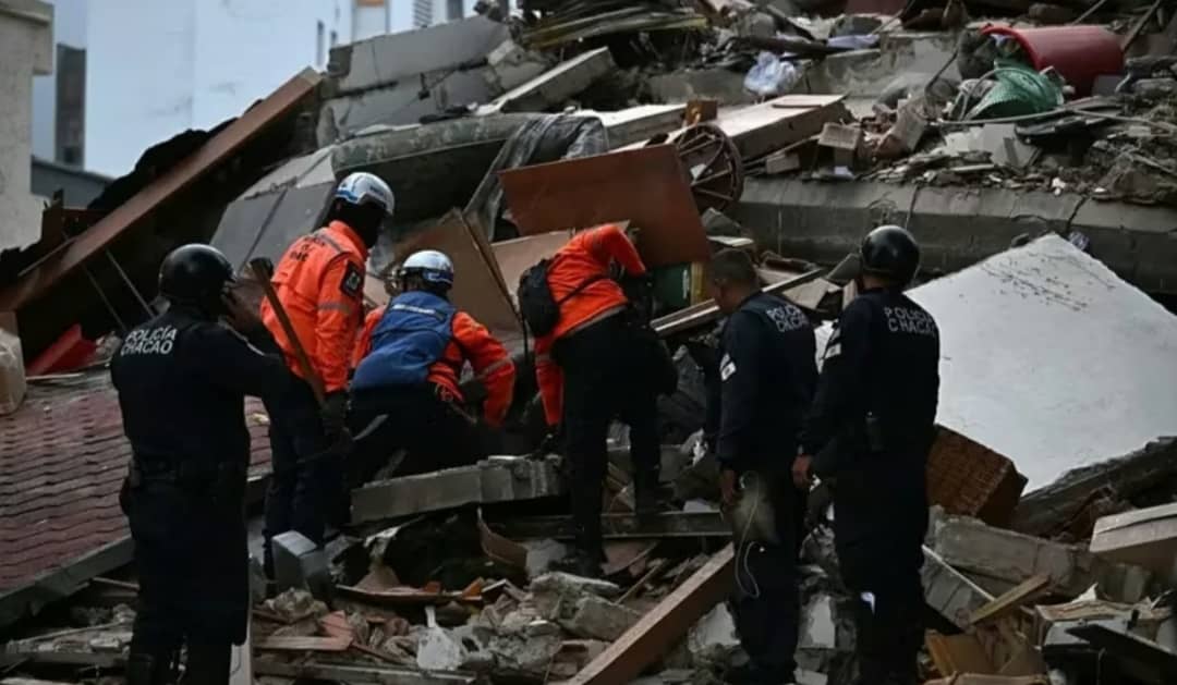 Un fuerte terremoto de magnitud 7,1 sacude la costa central de Venezuela y se siente con fuerza en Caracas