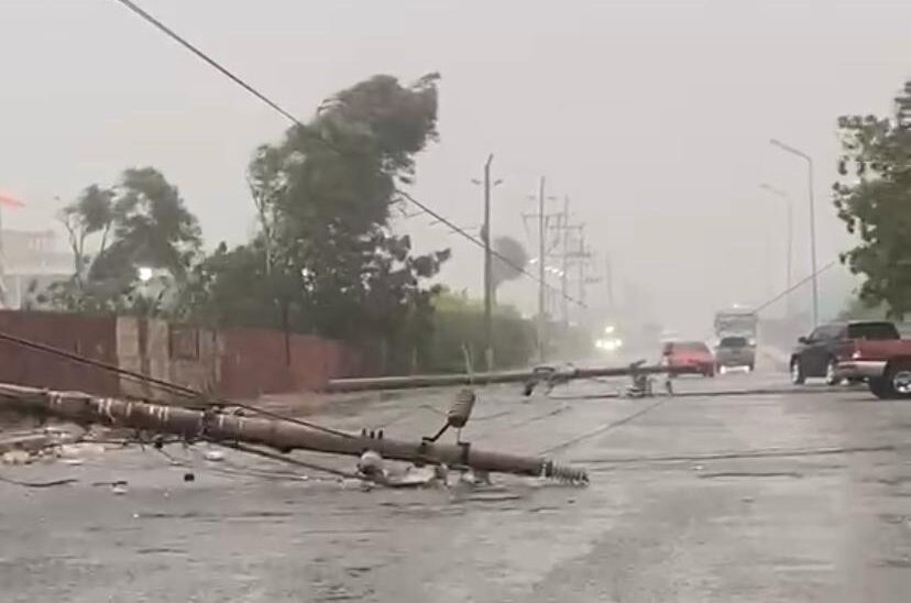 En en La Coromoto: Cerca de 500 familias sin electricidad, tras desplome de postes en San Francisco
