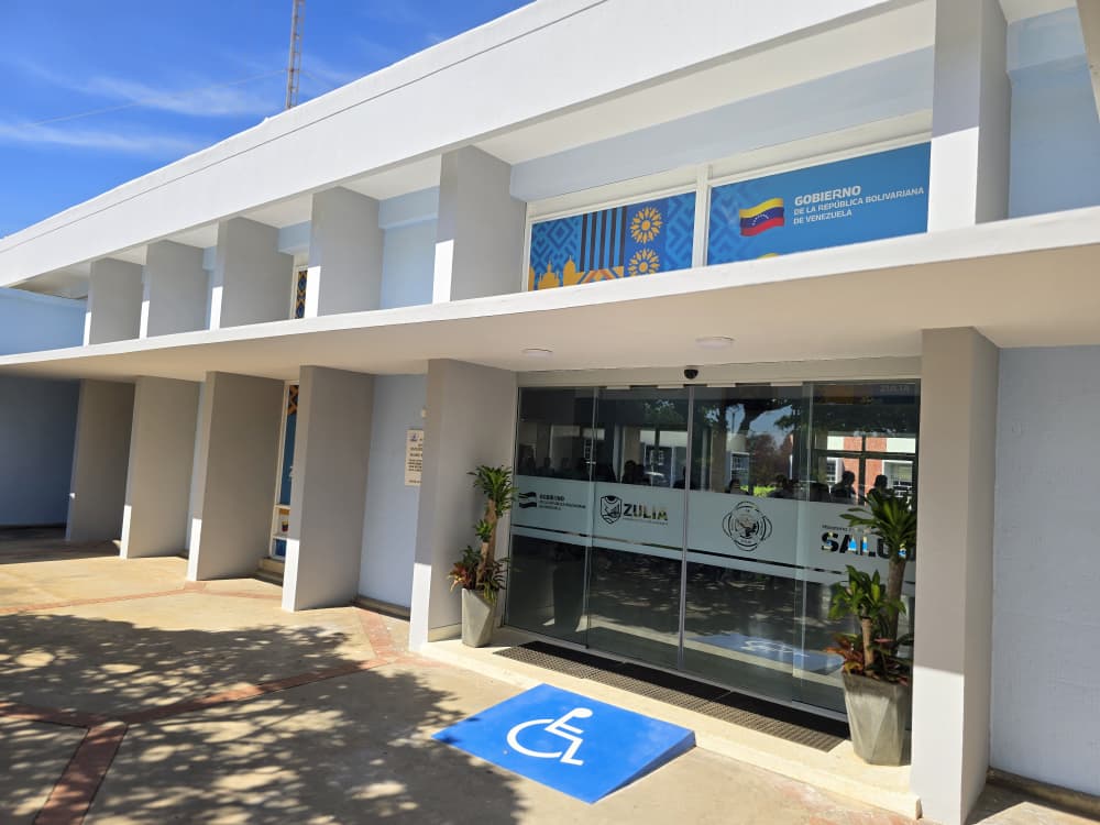 Gobernador Luis Caldera reinaugura el Instituto Hematológico de Occidente junto a la presidenta del Concejo Municipal de Maracaibo Dessiree Fernández