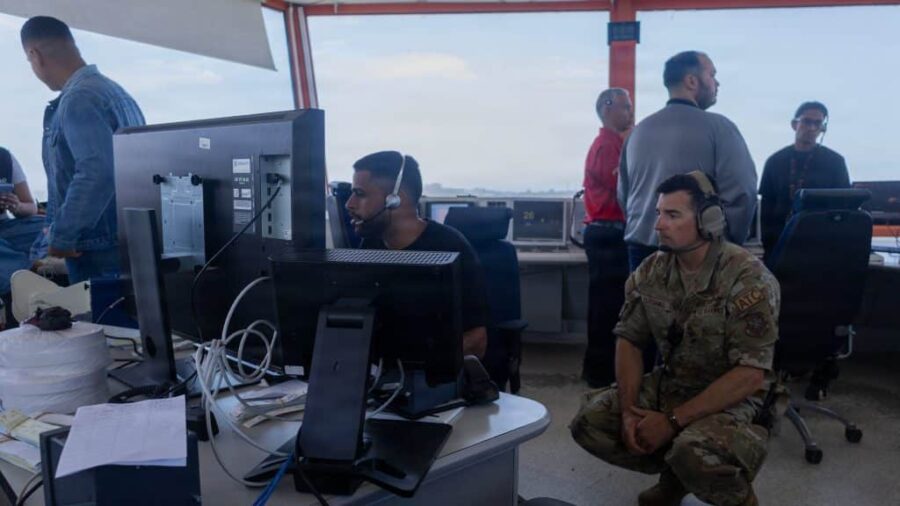 Militares de EE. UU. refuerzan la operatividad aérea en la torre de control de Maiquetía tras los sismos