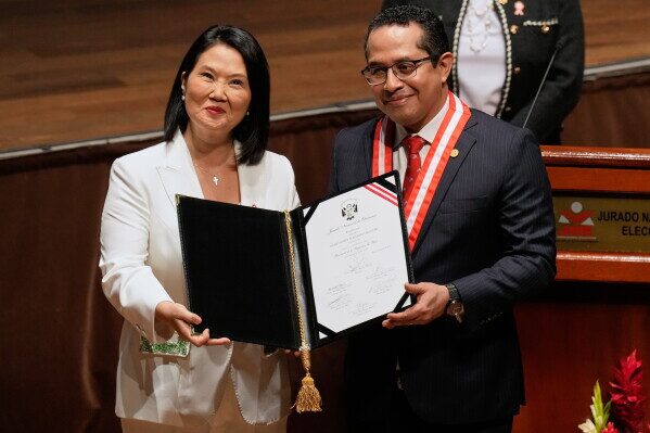 Keiko Fujimori recibe credenciales oficiales que la proclaman formalmente como Presidenta electa de Perú 2026-2031
