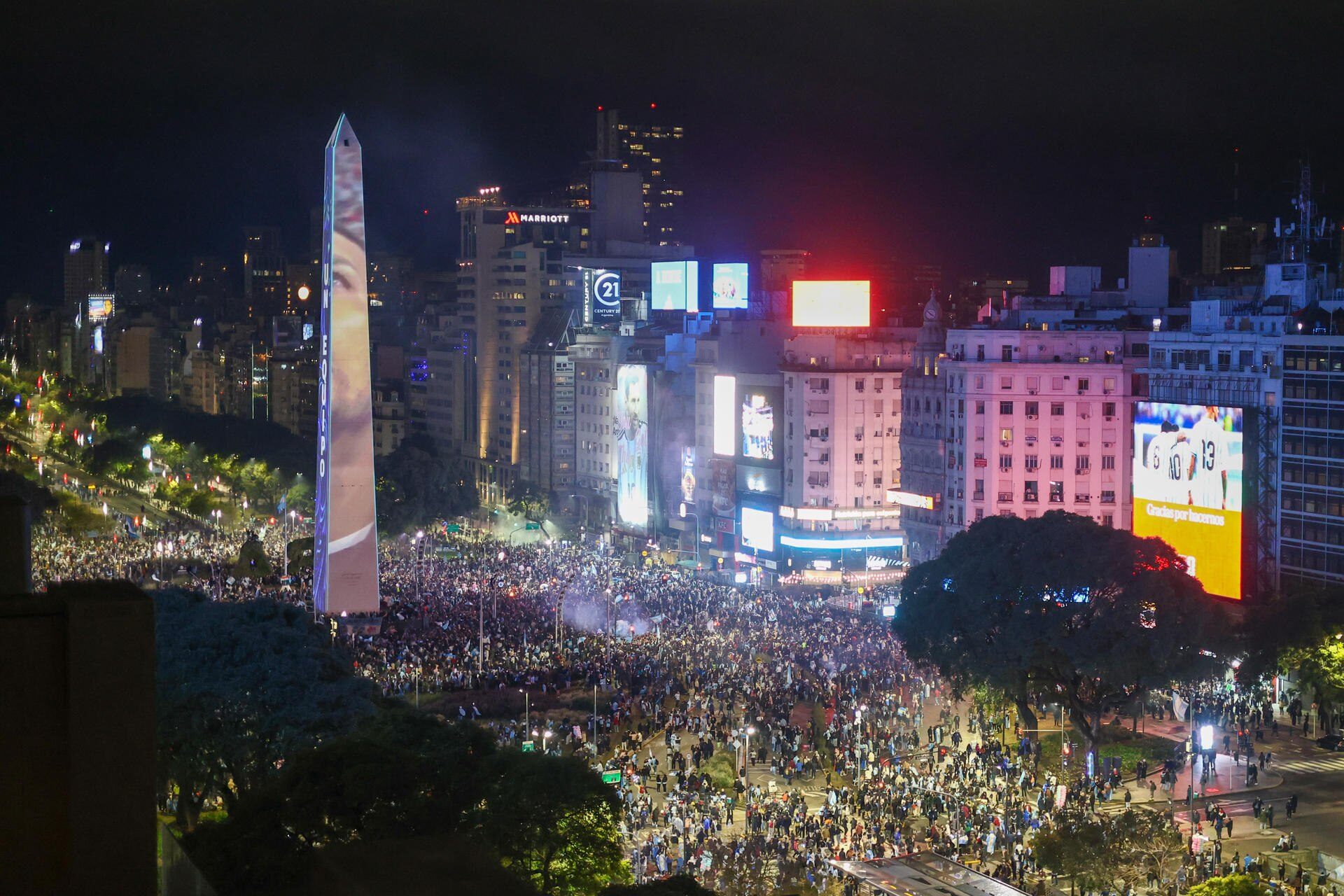 Orgullo Albiceleste: Multitudes desbordaron en el obelisco en Buenos Aires para ovacionar a su selección a pesar de la derrota ante España