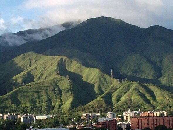 Desmienten daños estructurales en el Waraira Repano tras sismos