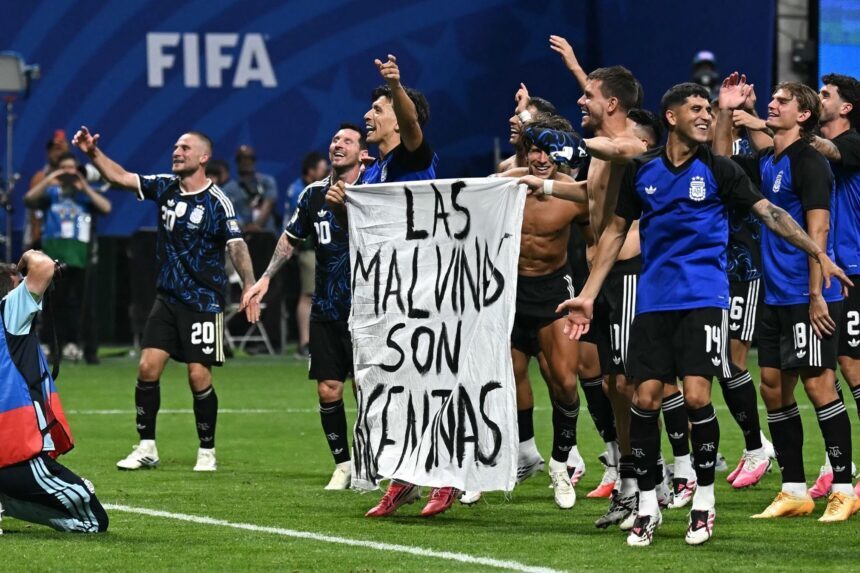 ¿Se expone Argentina a una sanción de la FIFA tras el incidente con la pancarta de Malvinas?