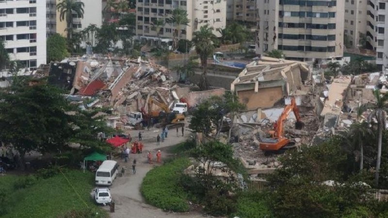 Esperanza bajo los escombros en La Guaira: Rescatistas perforan túnel vertical tras detectar señales de vida