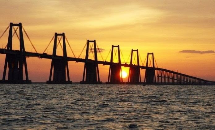 Dos Siglos de Historia sobre el Espejo de Agua