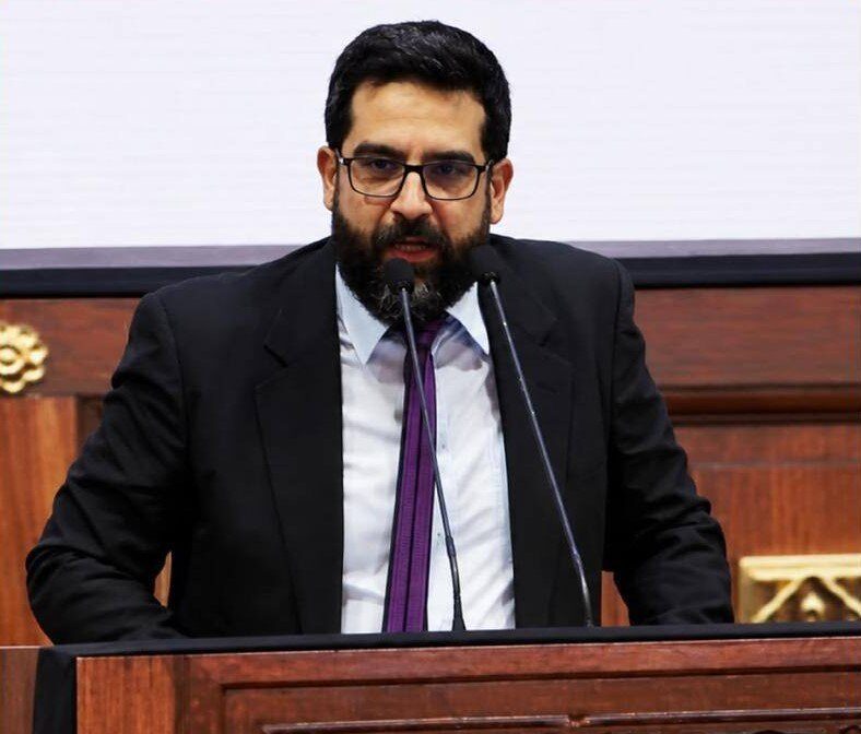 Delcy Rodríguez nombra al historiador Alejandro López como nuevo ministro de Cultura