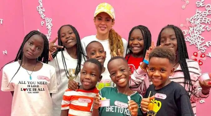 Shakira se despide conmovida de los pequeños bailarines de Ghetto Kids “Ahora los amo como si fueran hijos míos”
