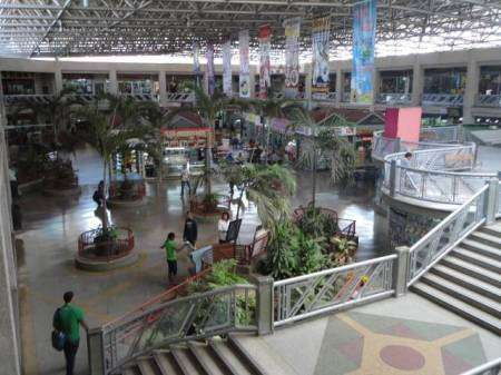 Centros comerciales aplicaran restricciones de climatización por ahorro energético en Caracas