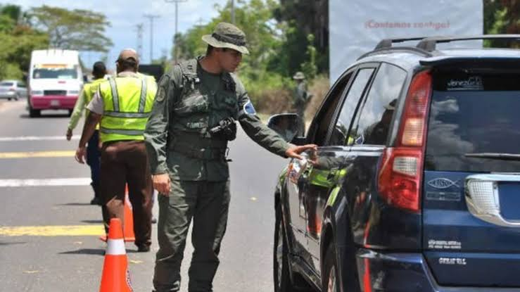Ningún funcionario puede quitarte la cédula en puntos de control: La Ley de Identificación sanciona esta práctica