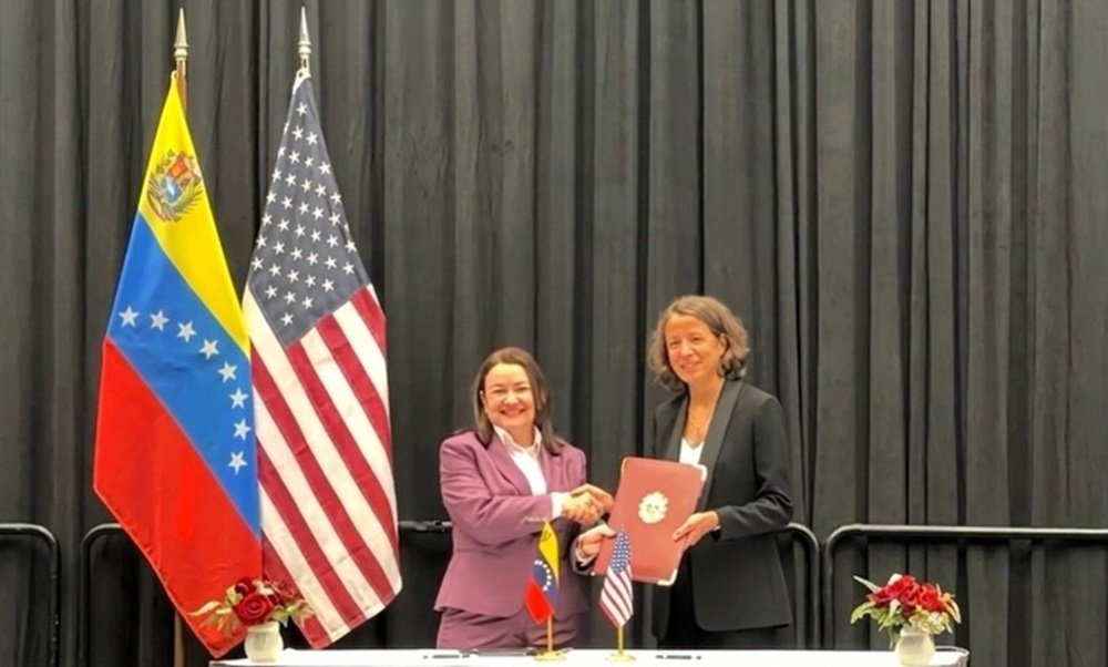 Venezuela firma acuerdo con Hunt Oil y SLB en Houston para reactivar campos petroleros