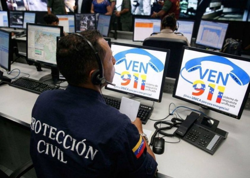 Habilitan las líneas 0800-CARACAS y Ven 911 para canalizar reportes de emergencias por lluvias