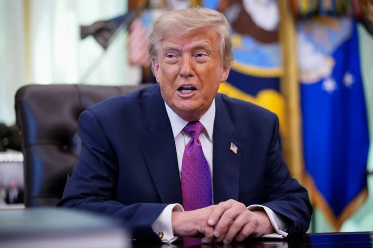 Trump asegura que histórico acuerdo petrolero con Venezuela, no generará costo fiscal y bajará la gasolina en Estados Unidos