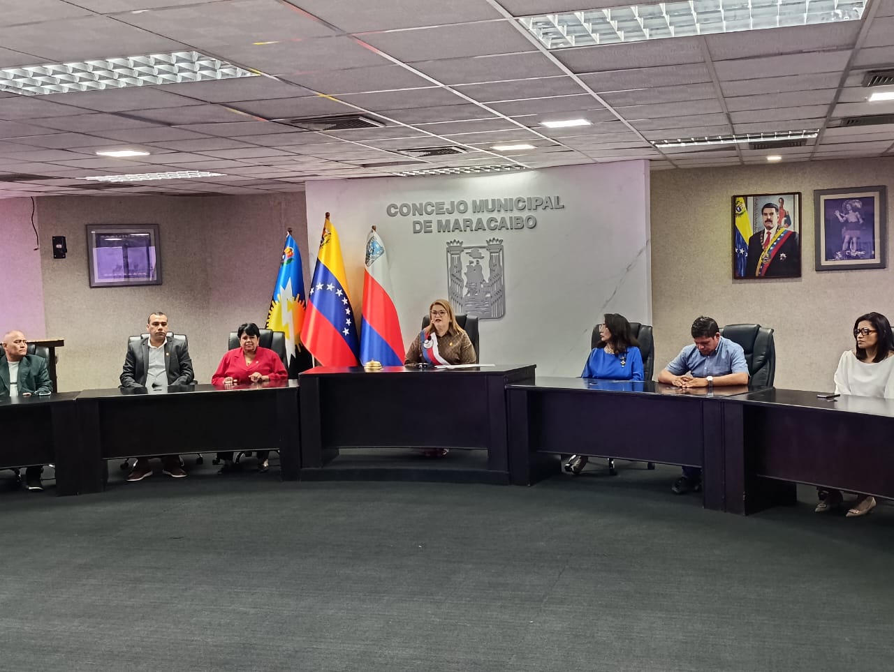 Ediles marabinos rinden homenaje al gremio contable a 53 años de su ley reguladora
