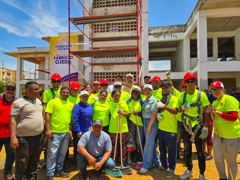 Luis Caldera inicia trabajos de refacción y equipamiento de la Unidad Educativa Luis Caballero Mejías, en Lagunillas