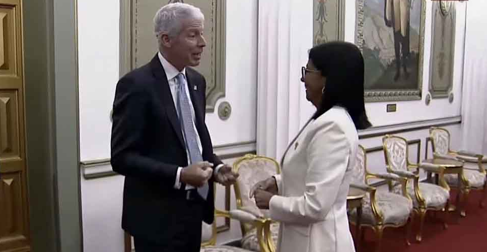 Delcy Rodríguez recibe al secretario de Energía de EE. UU. en Miraflores tras histórico acuerdo petrolero