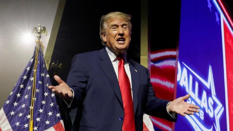 El Presidente Donald Trump revocó el acceso a la Casa Blanca a CNN, MS NOW y Politico