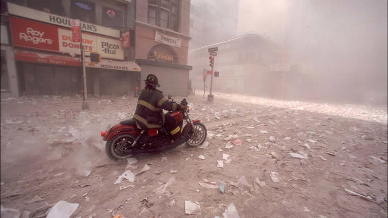 La Harley-Davidson de la icónica fotografía del 11-S ingresa al museo de la marca