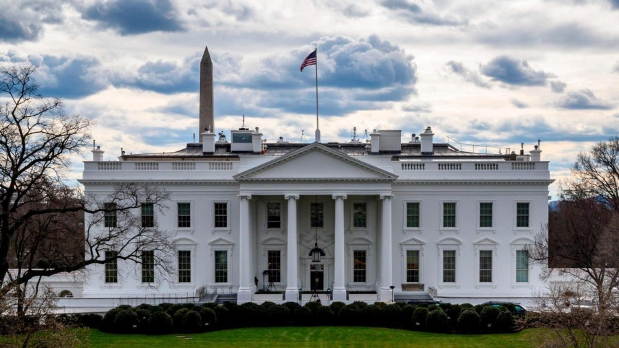 Batalla legal por la libertad de prensa: Periodistas vetados por Trump reingresan a la Casa Blanca tras fallo judicial