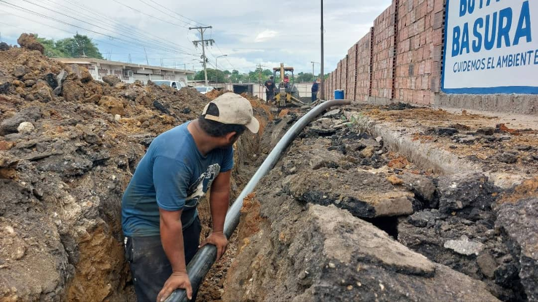 Mejora de infraestructura: MinAguas sustituye 120 metros de tubería para optimizar el suministro hídrico en Maracaibo