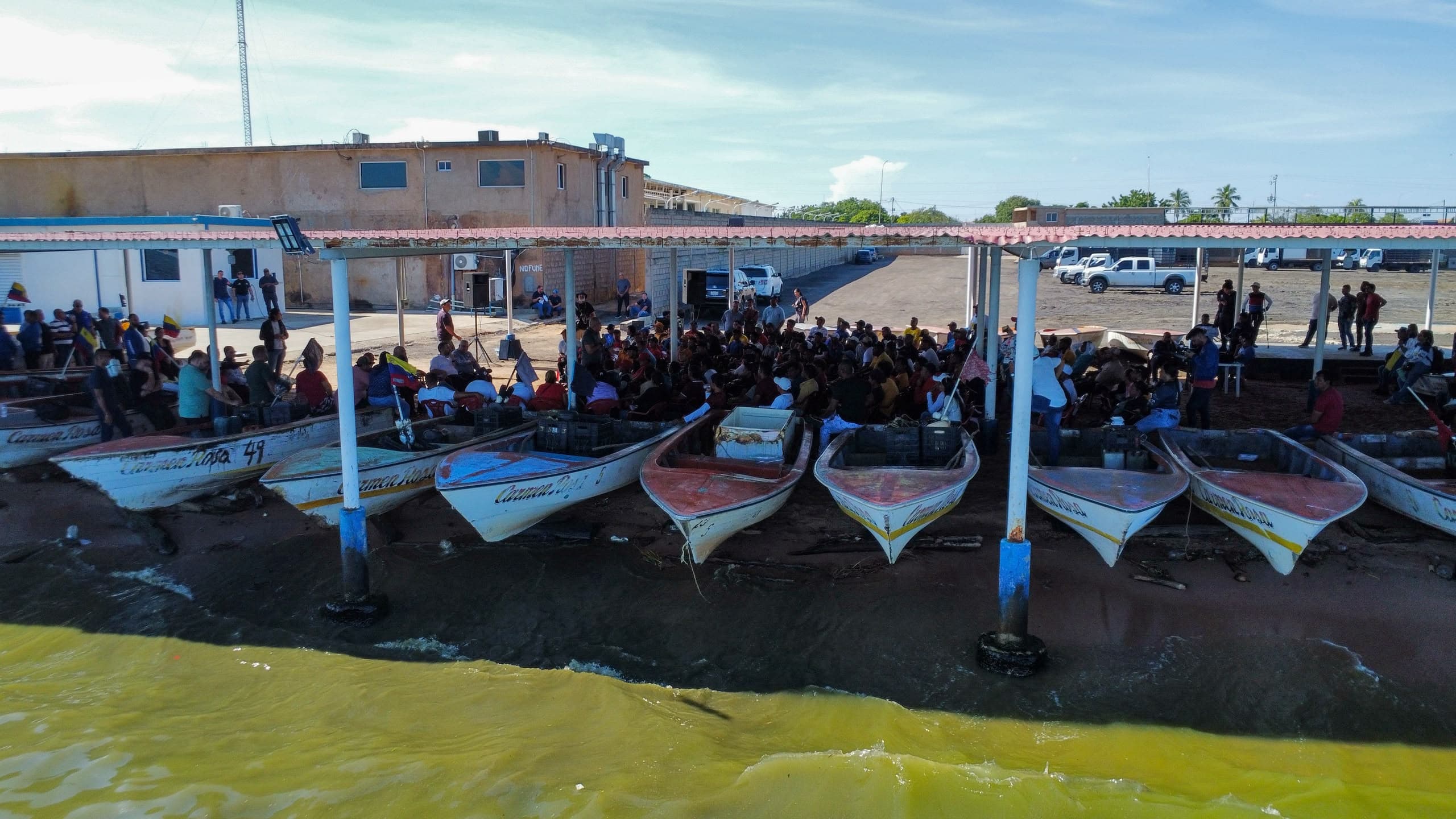 Minpesca lidera encuentros con pescadores y procesadores de cangrejo azul en Zulia