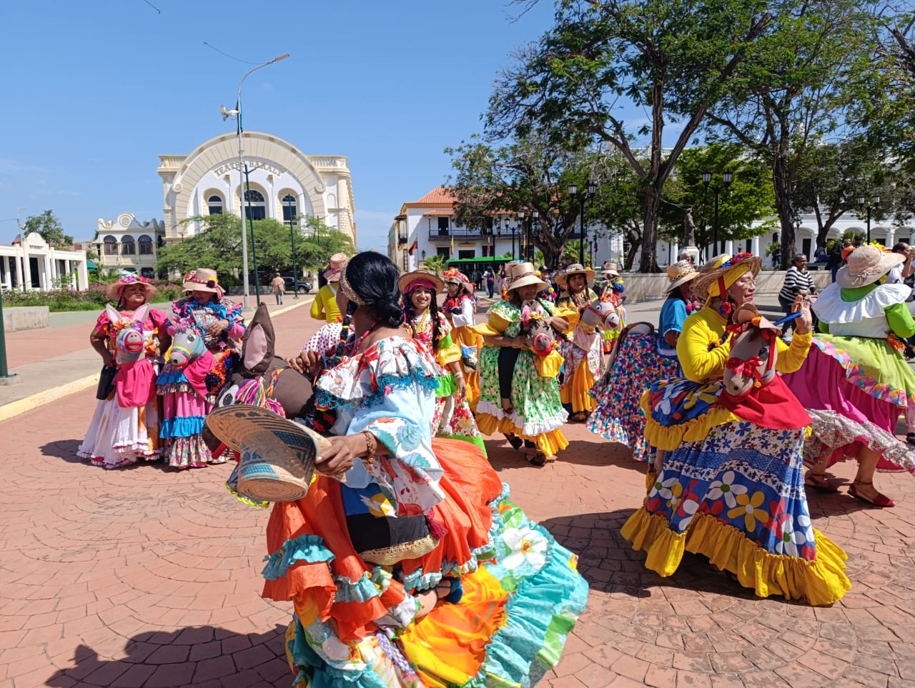 ¡El Zulia se viste de fiesta y tradición! Maracaibo celebró con éxito el Pasacalle de Burriquitas en su décimo aniversario