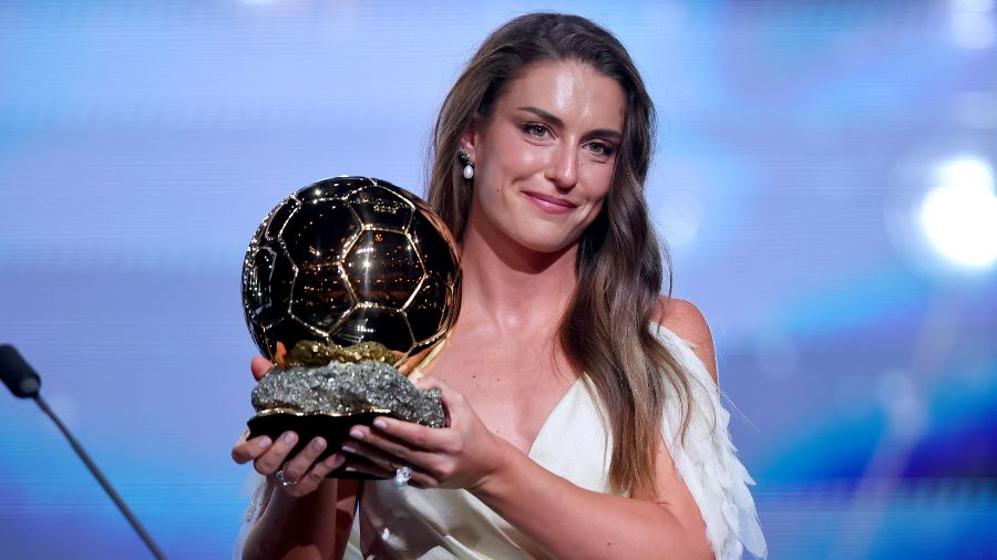 Alexia Putellas agranda su leyenda y se corona con su tercer Balón de Oro