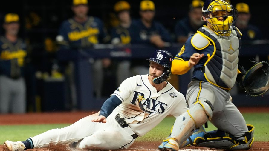 Rays resucitan en la duodécima entrada y evitan la barrida ante Cerveceros en la Serie Mundial