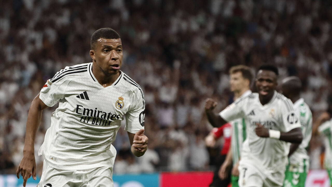 Mbappé marca doblete en victoria del Real Madrid