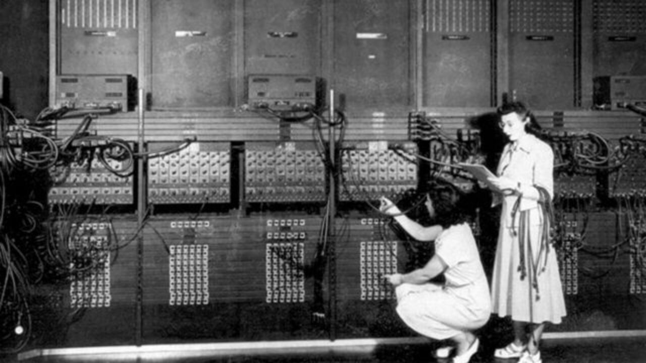 La historia desconocida de 6 mujeres matemáticas que programaron la primera supercomputadora moderna