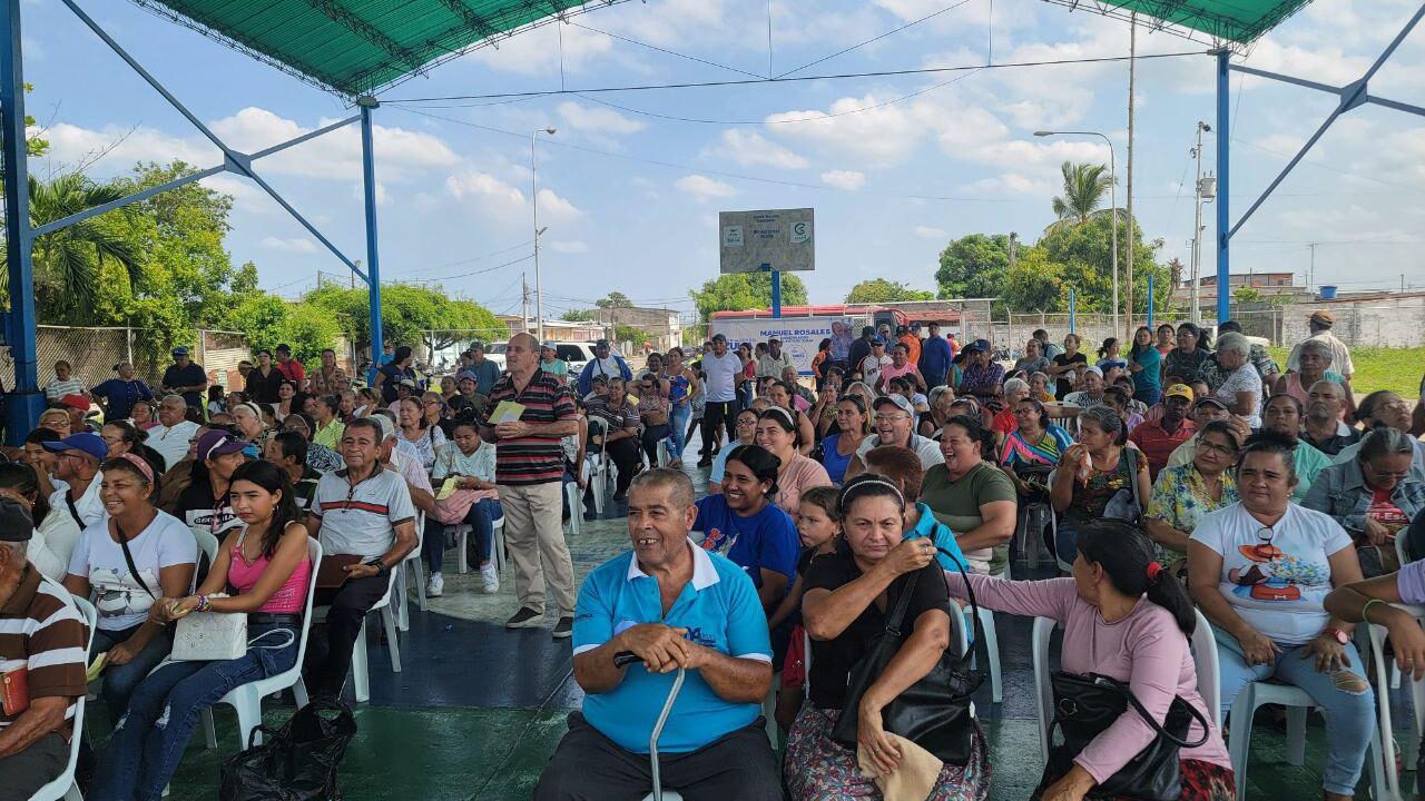 Gobernación del Zulia entrega más de 1500 lentes correctivos en diferentes municipios del estado