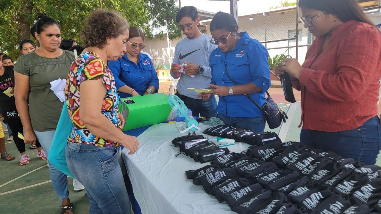 La Gobernación del Zulia entrega más de 800 lentes correctivos con su Programa Con Buenos Ojos