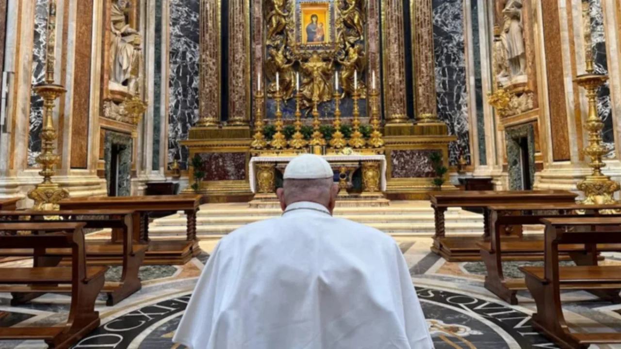 Papa Francisco realizó visita sorpresa a la Basílica de Santa María la Mayor