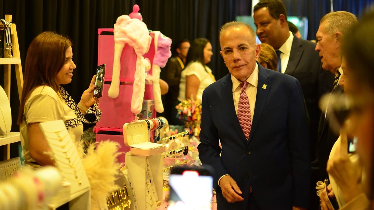 Gobernador Manuel Rosales inauguró la VII Expo Facultad de Medicina de LUZ