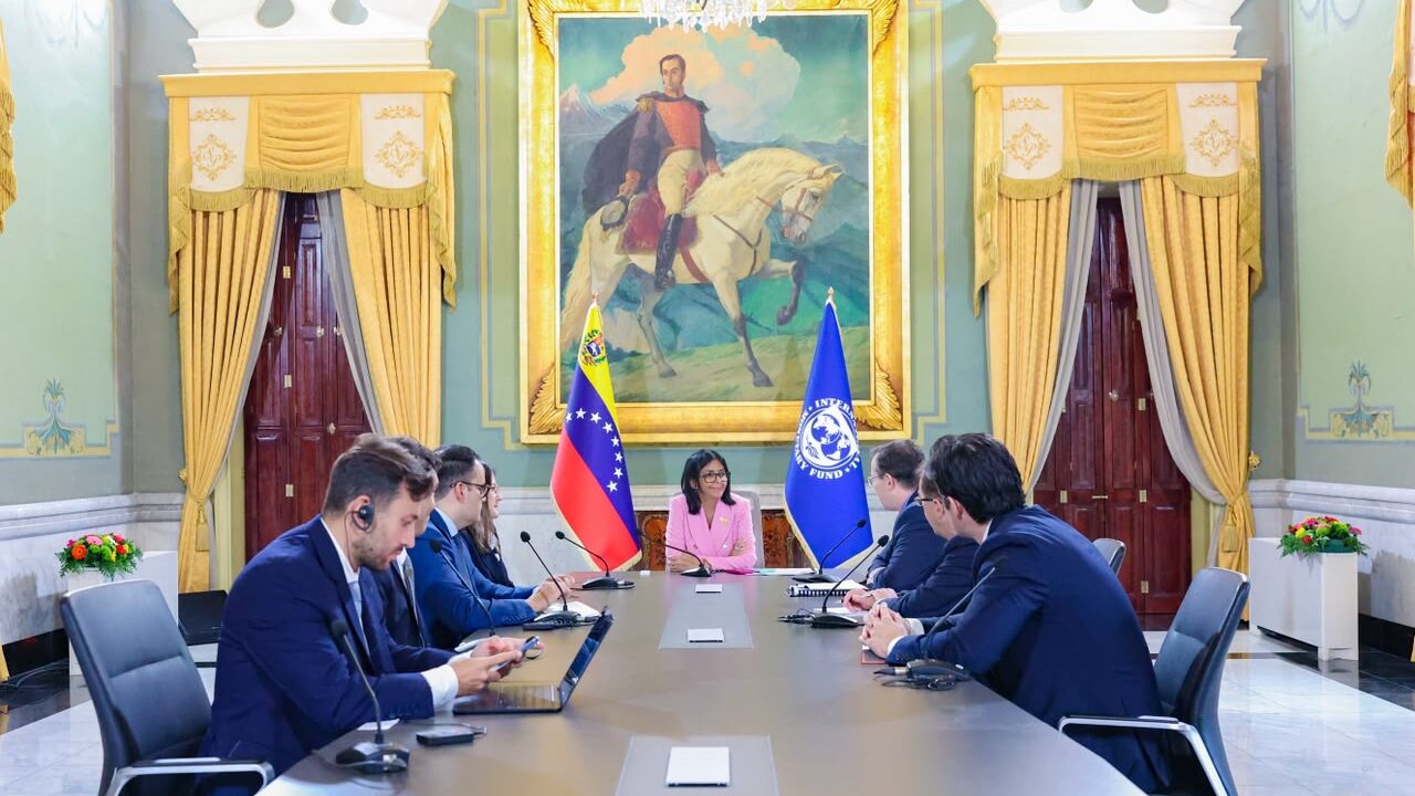 Presidenta Delcy Rodríguez encabeza reunión estratégica con delegación del Fondo Monetario Internacional‎