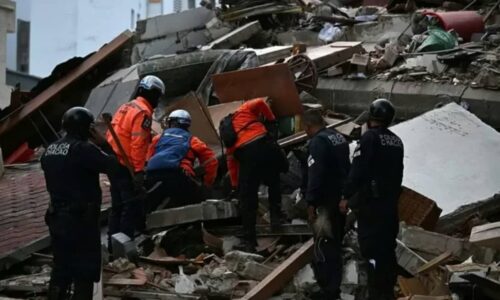 Un fuerte terremoto de magnitud 7,1 sacude la costa central de Venezuela y se siente con fuerza en Caracas